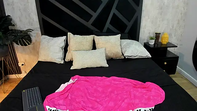Alanis Garnier  online show from 07-23-26, 12:58