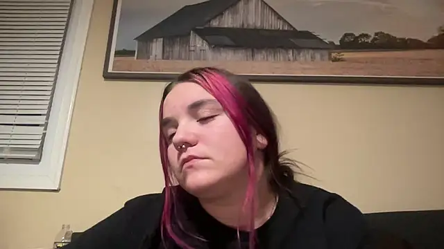 Snapshot of kinsiebaby chatting on 12-16-25, 02:49 kinsiebaby online show from 12-16-25, 02:49