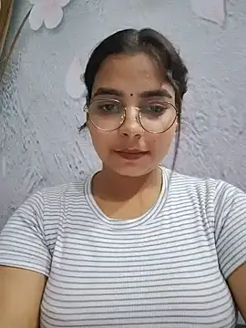 Snapshot of Himani_0122 chatting on 06-18-26, 04:46 Himani 0122 online show from 06-18-26, 04:46