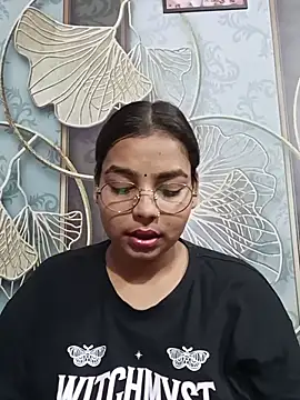 Snapshot of Himani_0122 chatting on 08-01-26, 02:27 Himani 0122 online show from 08-01-26, 02:27