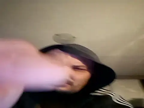 Snapshot of derpedomyzg chatting on 12-14-25, 02:00 derpedomyzg online show from 12-14-25, 02:00