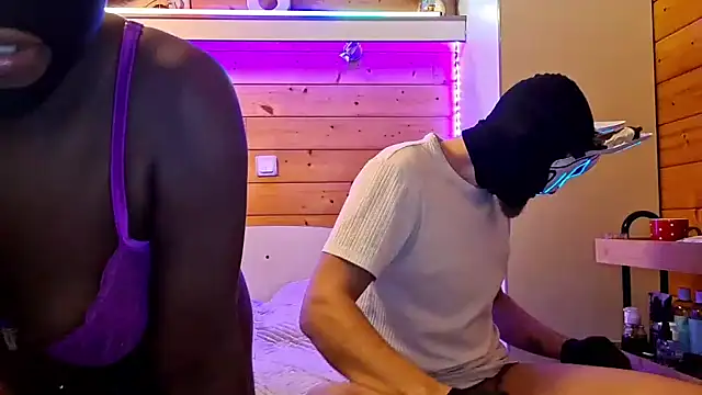 Snapshot of HairyEbonyCoupleliveporn chatting on 01-10-26, 10:25 HairyEbonyCoupleliveporn online show from 01-10-26, 10:25