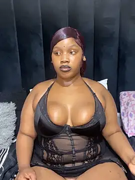 Snapshot of THICKBARBIE32 chatting on 06-11-26, 12:08 THICKBARBIE32 online show from 06-11-26, 12:08