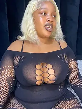 Snapshot of THICKBARBIE32 chatting on 07-01-26, 01:07 THICKBARBIE32 online show from 07-01-26, 01:07