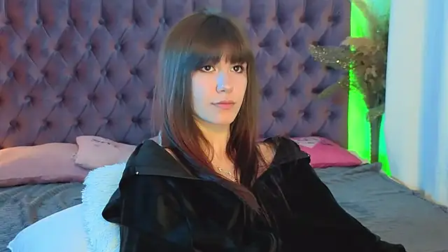 MilanaHotts online show from 06-05-26, 06:52
