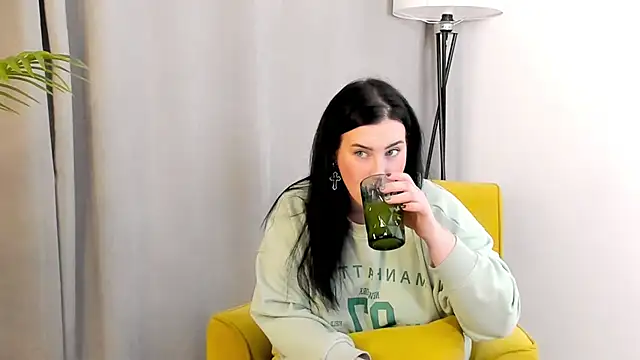 Snapshot of EvonVang chatting on 12-18-25, 11:38 EvonVang online show from 12-18-25, 11:38