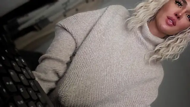 mxshemale ladyboy online show from 10-31-25, 12:33