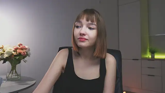 Leyla crsh online show from 04-17-26, 05:32