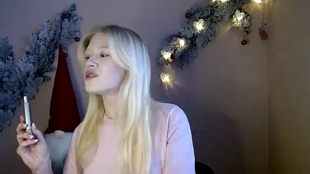 Aria  Moon online show from 12-16-25, 01:38