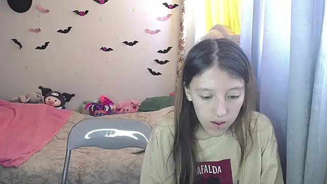 Snapshot of Briar_y_Blair chatting on 02-10-26, 03:38 Briar y Blair online show from 02-10-26, 03:38