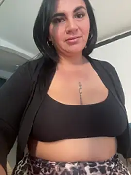 Snapshot of sophie-honey chatting on 02-09-26, 03:38 sophie-honey online show from 02-09-26, 03:38