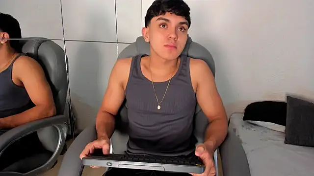 Snapshot of _TaylorBlack chatting on 05-27-26, 11:40 TaylorBlack online show from 05-27-26, 11:40