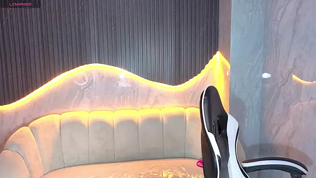 Tifany Tx online show from 04-20-26, 12:41