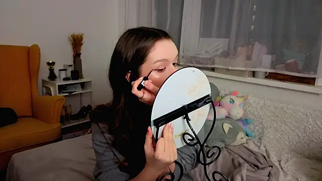 Snapshot of my_liss chatting on 12-23-25, 02:42 my liss online show from 12-23-25, 02:42