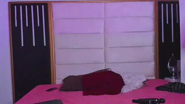 JuliMonroe19 online show from 03-12-26, 01:17