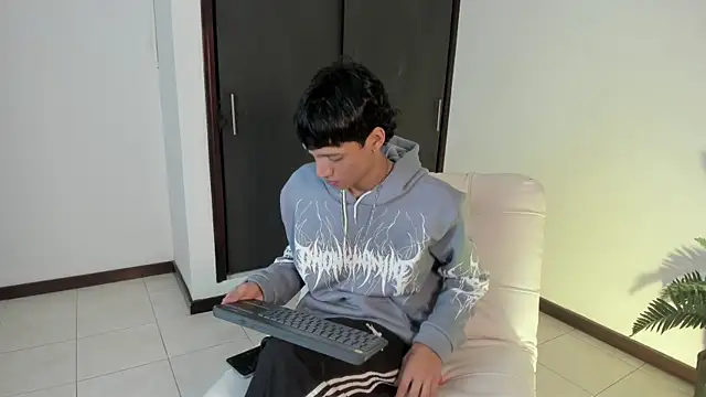 Snapshot of im_ralff chatting on 05-16-26, 03:47 im ralff online show from 05-16-26, 03:47