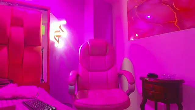 Snapshot of partyts chatting on 02-11-26, 12:15 partyts online show from 02-11-26, 12:15