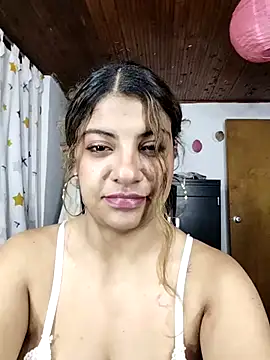 Zarah Moon online show from 12-16-25, 04:06