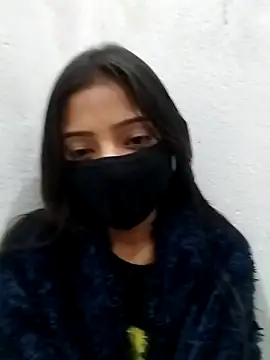 Snapshot of Cute_-girl chatting on 12-16-25, 06:40 Cute -girl online show from 12-16-25, 06:40