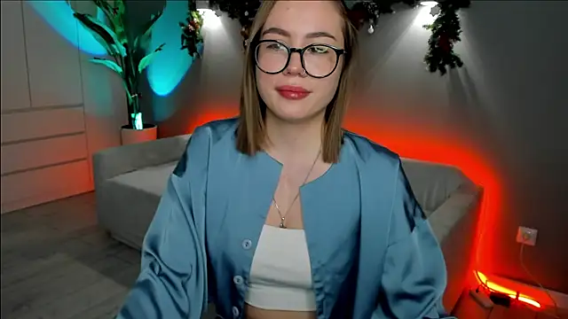 Snapshot of Aurelia_Voss chatting on 12-22-25, 06:43 Aurelia Voss online show from 12-22-25, 06:43