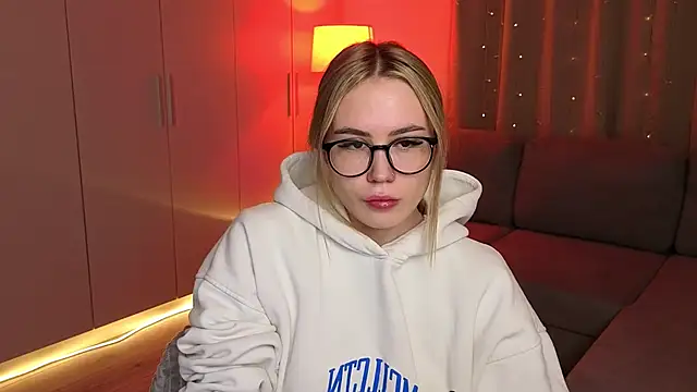 Snapshot of Aurelia_Voss chatting on 02-19-26, 05:58 Aurelia Voss online show from 02-19-26, 05:58