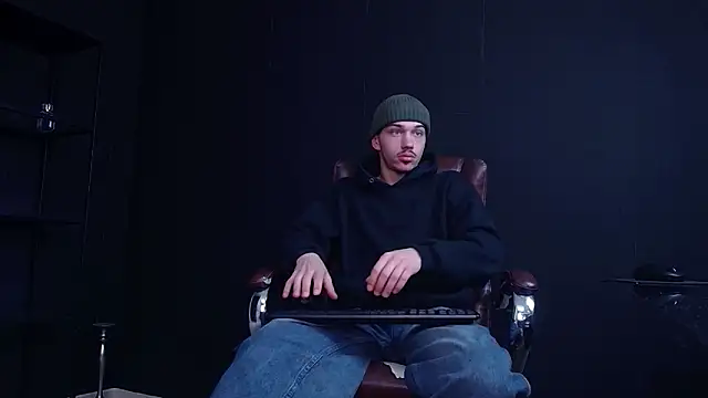 Snapshot of KaydenDrew chatting on 12-16-25, 09:36 KaydenDrew online show from 12-16-25, 09:36