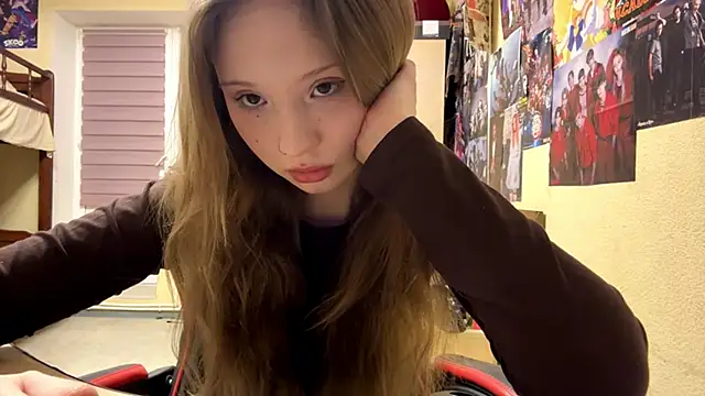 Snapshot of Princessofcashe chatting on 02-14-26, 06:15 Princessofcashe online show from 02-14-26, 06:15