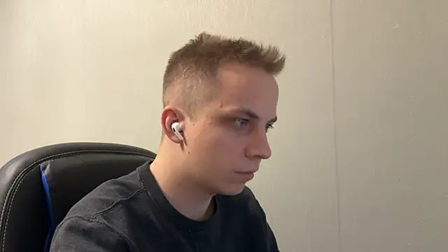 Snapshot of Markooaa chatting on 02-18-26, 10:39 Markooaa online show from 02-18-26, 10:39