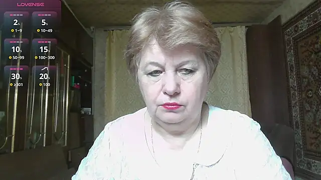 Snapshot of Casey_peach chatting on 04-27-26, 04:10 Casey peach online show from 04-27-26, 04:10