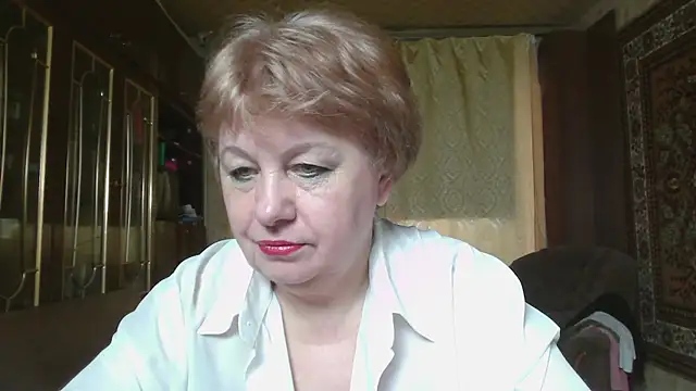 Snapshot of Casey_peach chatting on 05-19-26, 04:41 Casey peach online show from 05-19-26, 04:41