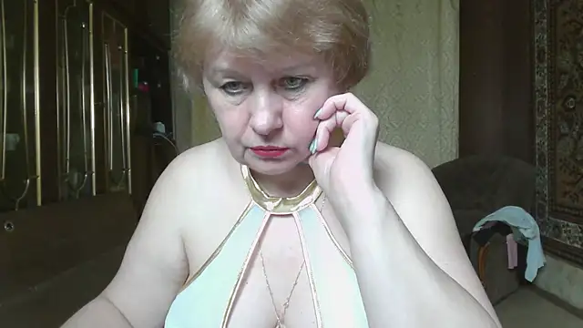 Snapshot of Casey_peach chatting on 05-28-26, 05:10 Casey peach online show from 05-28-26, 05:10