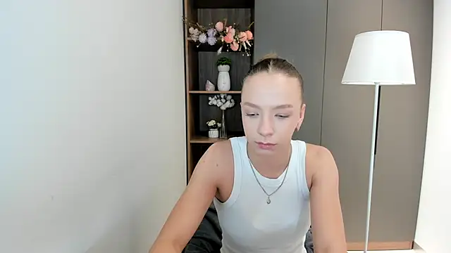 Snapshot of StevieKemner chatting on 12-17-25, 11:05 StevieKemner online show from 12-17-25, 11:05