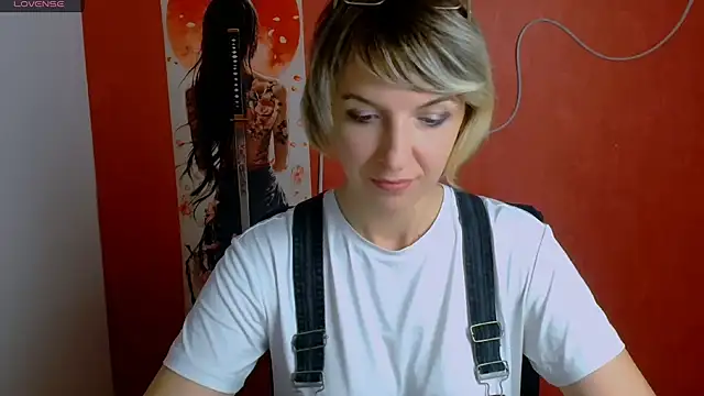 Snapshot of Lana_Foxyy chatting on 05-08-26, 04:01 Lana Foxyy online show from 05-08-26, 04:01
