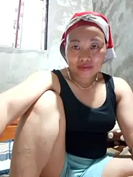 Snapshot of Maikha08 chatting on 05-21-26, 11:17 Maikha08 online show from 05-21-26, 11:17