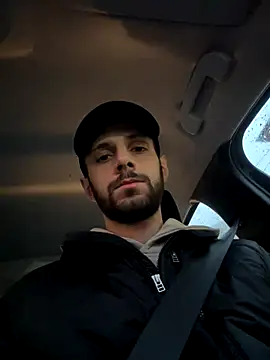 Snapshot of xbear00 chatting on 12-16-25, 03:39 xbear00 online show from 12-16-25, 03:39