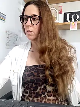 Snapshot of SofiEsteves chatting on 04-25-26, 02:25 SofiEsteves online show from 04-25-26, 02:25