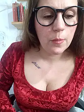 Snapshot of SofiEsteves chatting on 04-28-26, 01:05 SofiEsteves online show from 04-28-26, 01:05