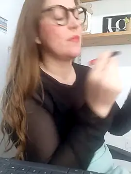 Snapshot of SofiEsteves chatting on 05-12-26, 02:14 SofiEsteves online show from 05-12-26, 02:14