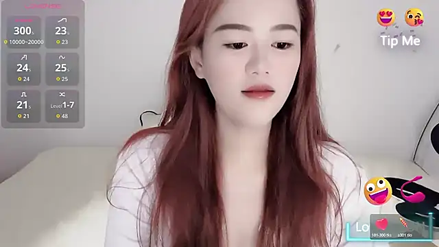 Snapshot of Amireux-8 chatting on 06-28-26, 03:01 Amireux-8 online show from 06-28-26, 03:01