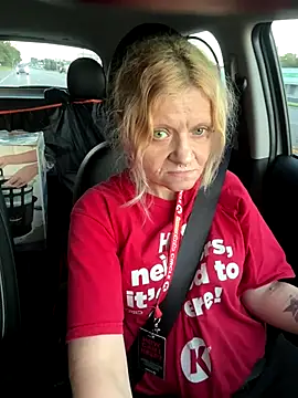 lindzybella online show from 09-28-25, 11:48