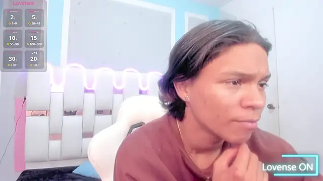 Snapshot of AndyKings_1 chatting on 01-08-26, 03:42 AndyKings 1 online show from 01-08-26, 03:42