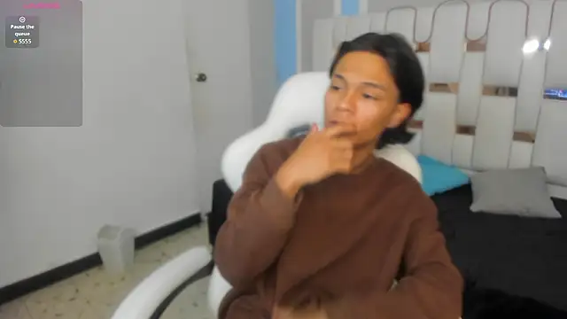 Snapshot of AndyKings_1 chatting on 01-09-26, 04:04 AndyKings 1 online show from 01-09-26, 04:04