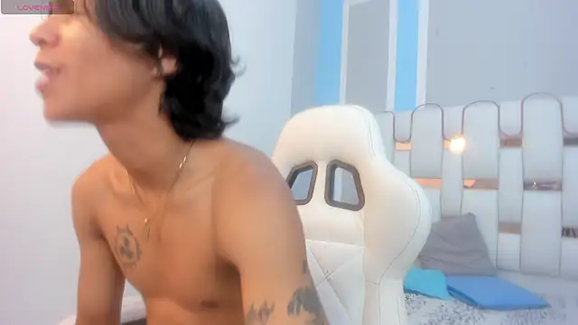 Snapshot of AndyKings_1 chatting on 02-02-26, 01:15 AndyKings 1 online show from 02-02-26, 01:15