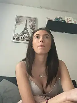 Snapshot of Keriacat_ chatting on 01-06-26, 03:27 Keriacat online show from 01-06-26, 03:27