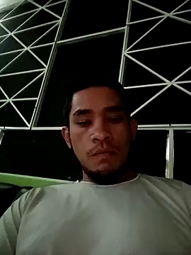 Snapshot of Gloryholeroom chatting on 02-02-26, 09:13 Gloryholeroom online show from 02-02-26, 09:13