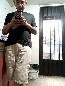 Snapshot of Gloryholeroom chatting on 02-16-26, 03:08 Gloryholeroom online show from 02-16-26, 03:08