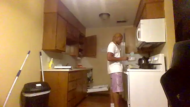 Snapshot of KingDes55 chatting on 07-13-26, 02:03 KingDes55 online show from 07-13-26, 02:03