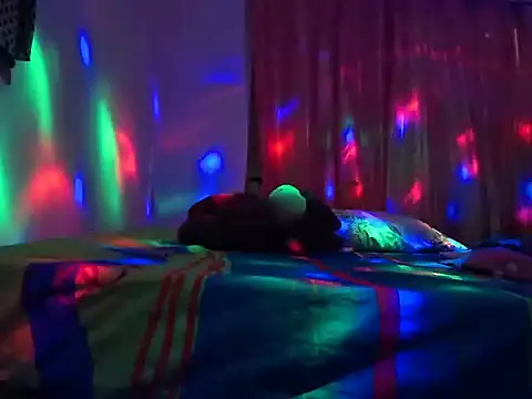 Snapshot of Rxxen chatting on 12-18-25, 04:29 Rxxen online show from 12-18-25, 04:29