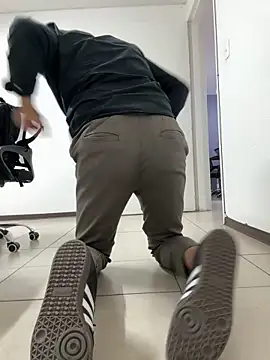 AdrianGarcia89 online show from 04-10-26, 02:17