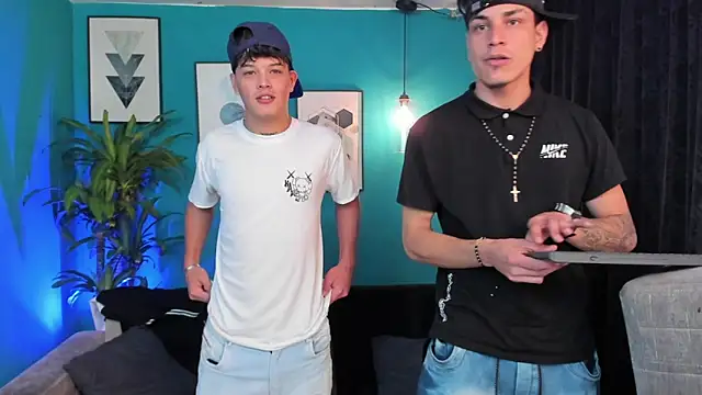 Snapshot of Oficial_KingOfHeavens chatting on 12-19-25, 08:49 Oficial KingOfHeavens online show from 12-19-25, 08:49